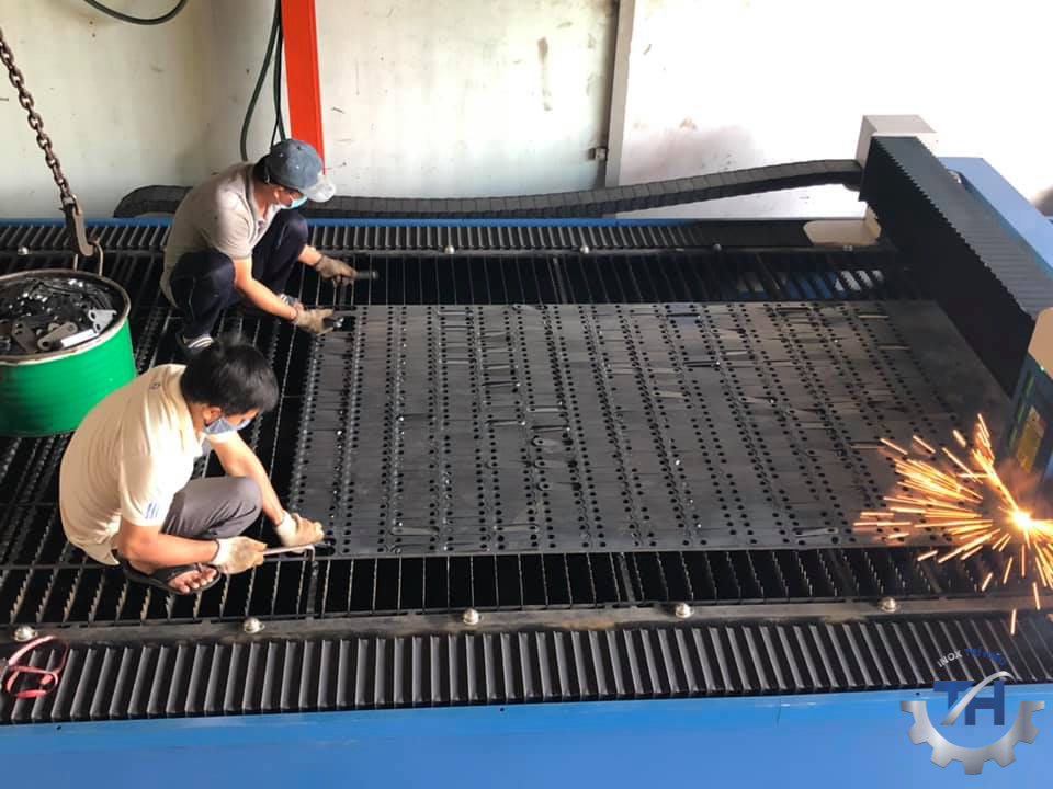 cắt laser kim loại